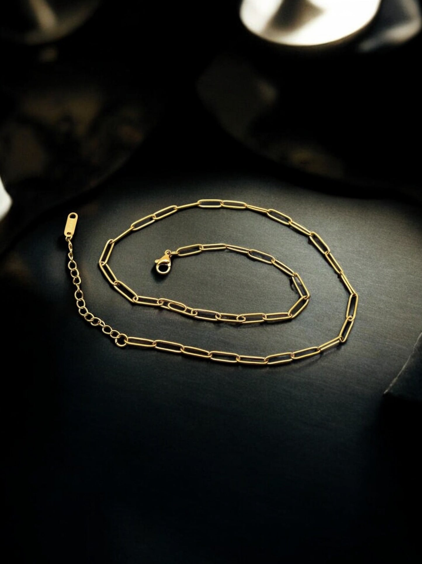 Collar de cadena fina