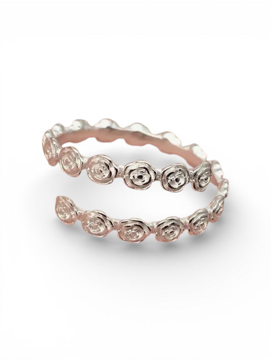 Anillo de rosas de plata
