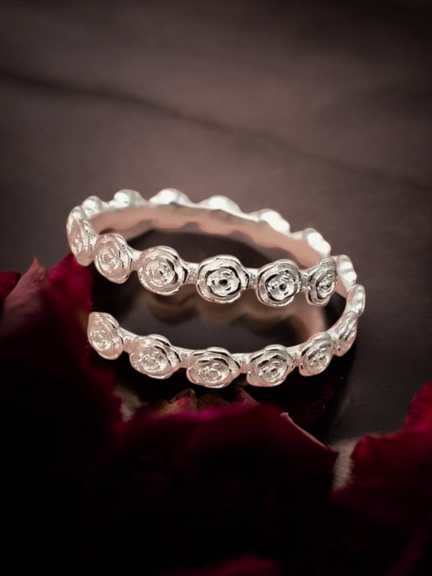 Anillo de rosas de plata